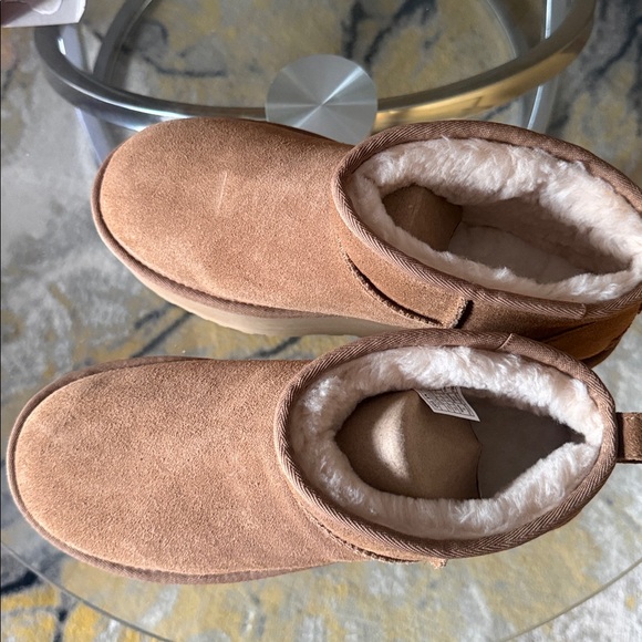 UGG Women’s Classic Ultra Mini Platform in Chestnut - Picture 9 of 13